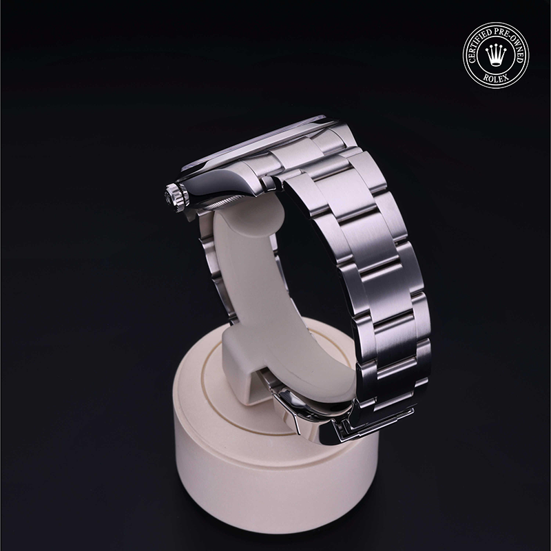 Rolex Certified Pre-Owned: Explorer, 39 mm, in Acciaio,  2014, 214270