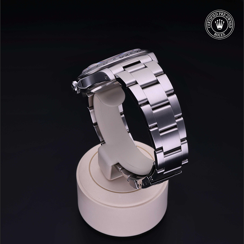 Rolex Certified Pre-Owned: Oyster Perpetual Explorer II, 40 mm, in Acciaio,  1998, 16570