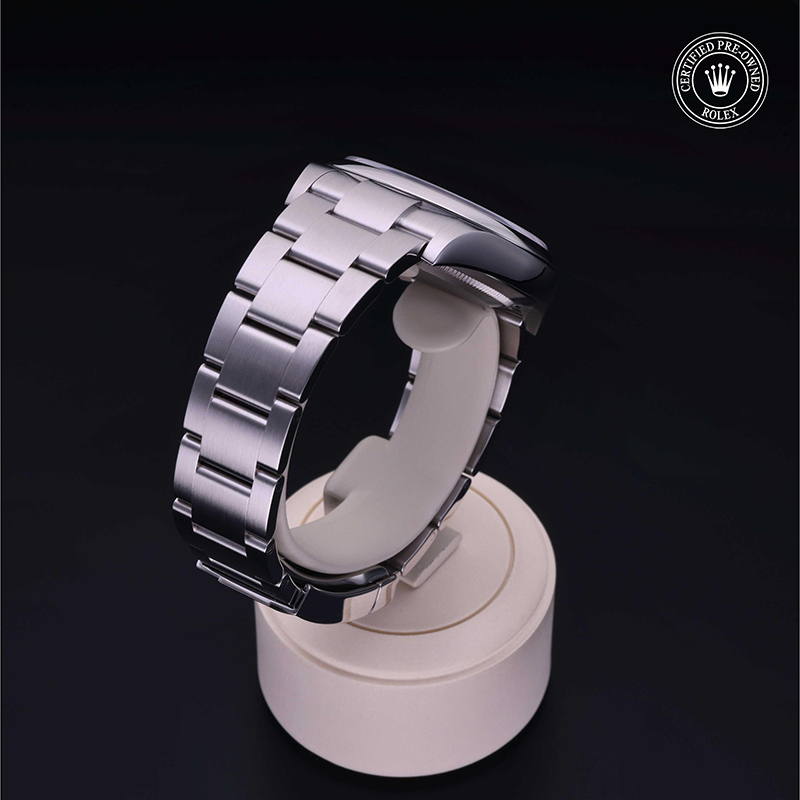 Rolex Certified Pre-Owned: Oyster Perpetual 39, 39 mm, in Acciaio,  2019, 114300
