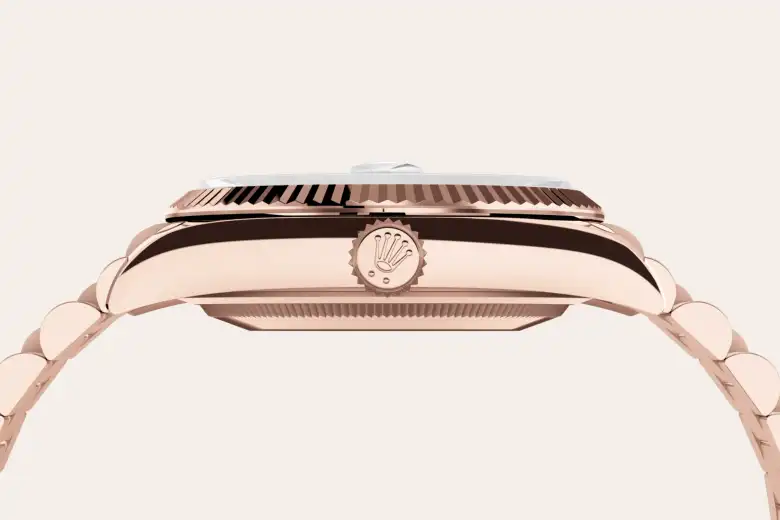 rolex M128235-0009   - Lunetta zigrinata