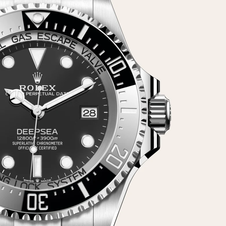 rolex M136660-0006   - La lunetta in ceramica e l’indicazione luminescente